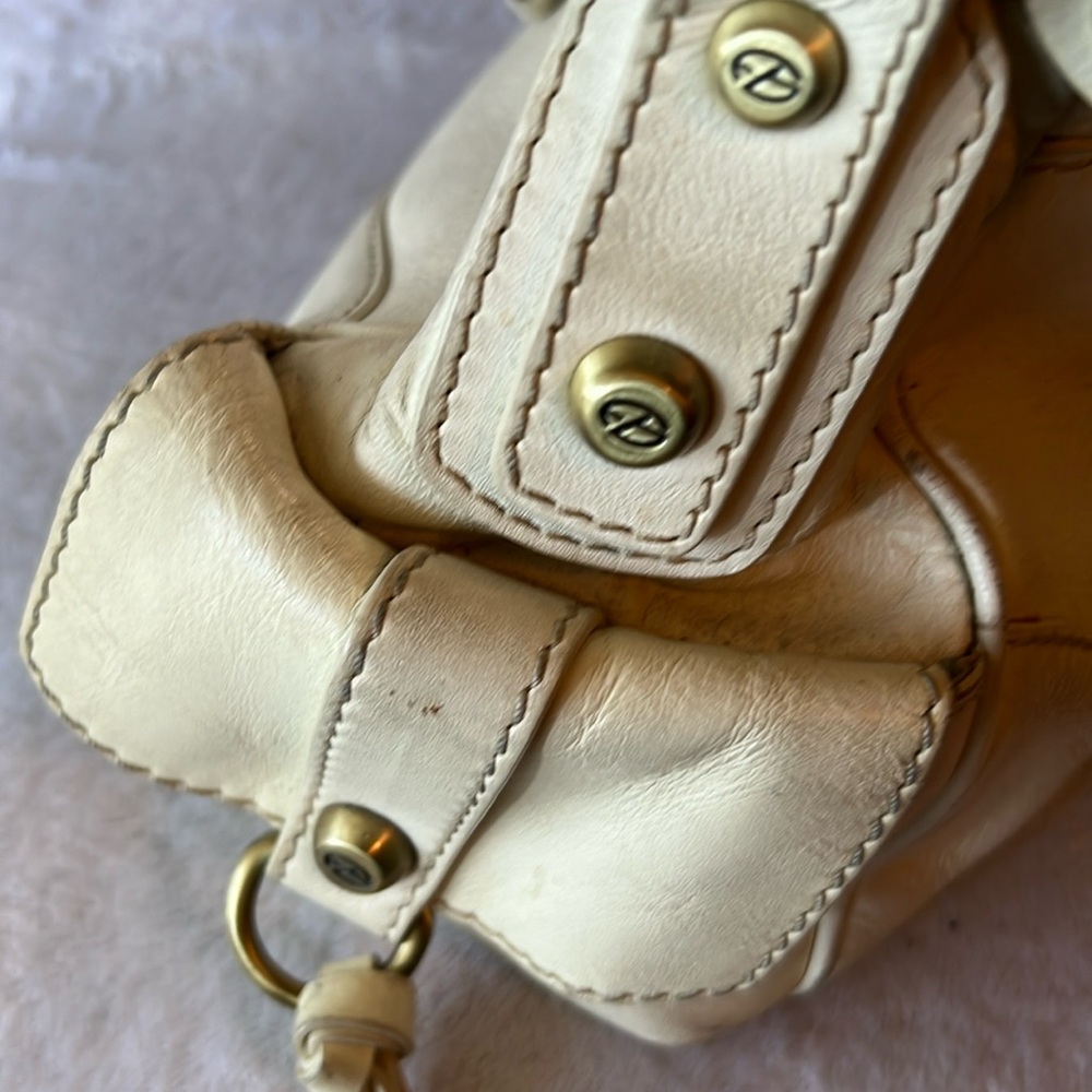 Cream Leather Shoulder Bag with Brass Hardware - Picture 4 of 16
